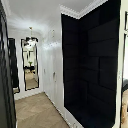 Апартаменти Just Unique Black