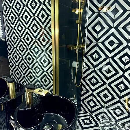 Just Unique Black Познань